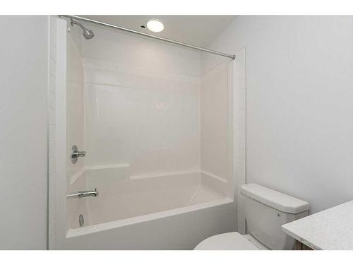 822 Creekside Boulevard Sw, Calgary, AB - Indoor Photo Showing Bathroom