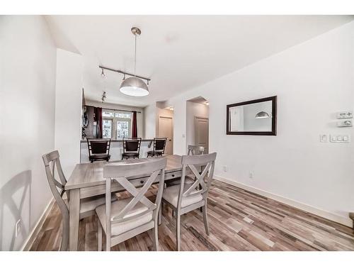 575 Sherwood Boulevard Nw, Calgary, AB - Indoor Photo Showing Dining Room