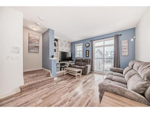 575 Sherwood Boulevard Nw, Calgary, AB - Indoor Photo Showing Living Room