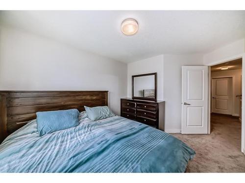 575 Sherwood Boulevard Nw, Calgary, AB - Indoor Photo Showing Bedroom