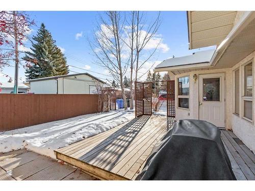 4229 Shannon Drive, Olds, AB - Outdoor