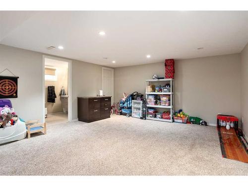 30 4Th Avenue Se, High River, AB - Indoor