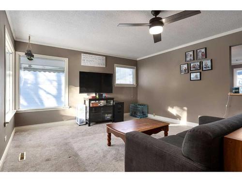 30 4Th Avenue Se, High River, AB - Indoor Photo Showing Other Room