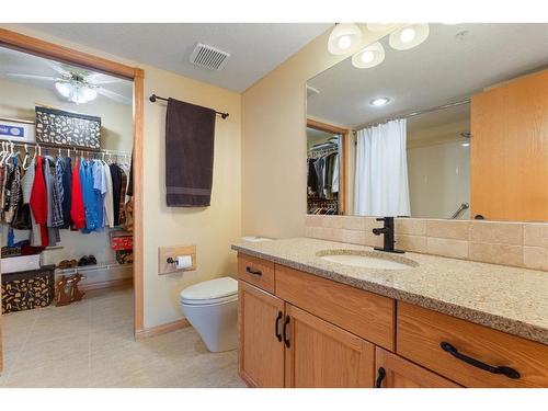 246-6868 Sierra Morena Boulevard Sw, Calgary, AB - Indoor Photo Showing Bathroom