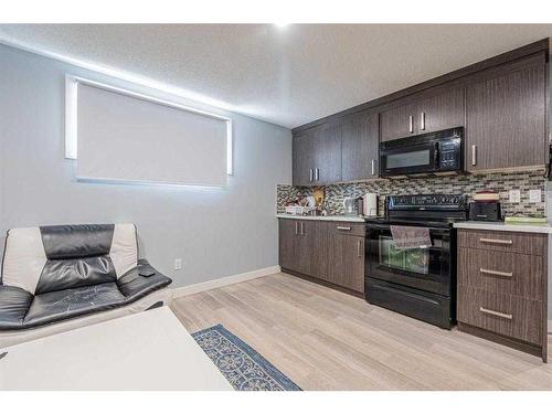 335 Saddlebrook Circle Ne, Calgary, AB - Indoor Photo Showing Kitchen