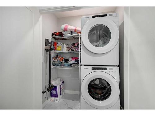 105 Chelsea Drive, Chestermere, AB - Indoor Photo Showing Laundry Room