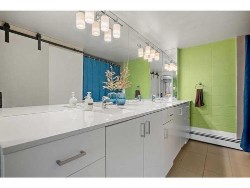 720-519 17Th Avenue Sw, Calgary, AB - Indoor Photo Showing Bathroom