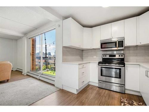 720-519 17Th Avenue Sw, Calgary, AB - Indoor Photo Showing Kitchen