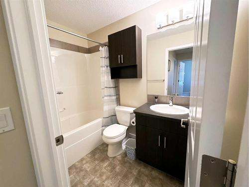 1210-10 Auburn Bay Avenue Se, Calgary, AB - Indoor Photo Showing Bathroom