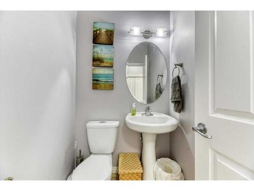 233 Ranch Close, Strathmore, AB - Indoor Photo Showing Bathroom