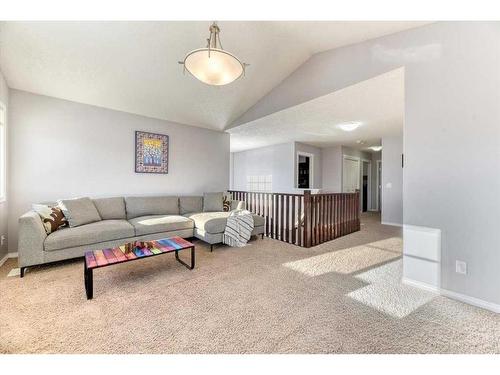 233 Ranch Close, Strathmore, AB - Indoor Photo Showing Living Room