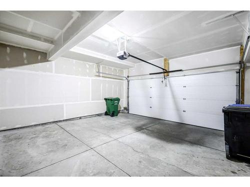 1481 148 Ave Nw, Calgary, AB - Indoor Photo Showing Garage