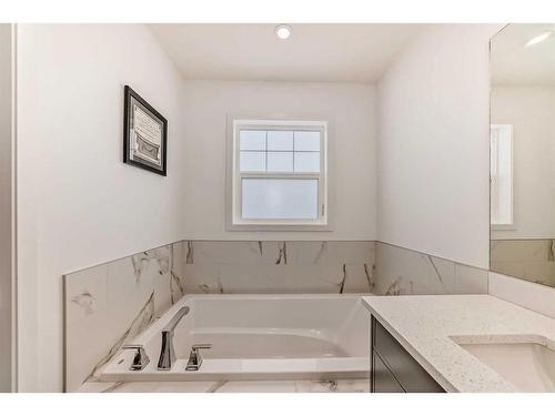 313 Masters Avenue Se, Calgary, AB - Indoor Photo Showing Bathroom