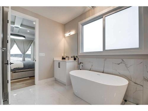 13 Sunvalley View, Cochrane, AB - Indoor Photo Showing Bathroom