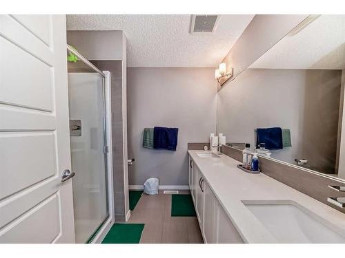 411 Nolanlake Villas Nw, Calgary, AB - Indoor Photo Showing Bathroom