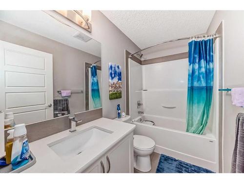 411 Nolanlake Villas Nw, Calgary, AB - Indoor Photo Showing Bathroom