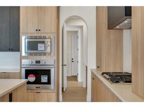 28 North Bridges Glen, Langdon, AB - Indoor Photo Showing Kitchen