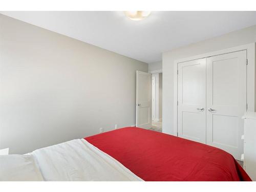 2138 30 Avenue Sw, Calgary, AB - Indoor Photo Showing Bedroom