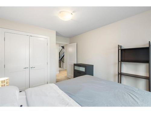 2138 30 Avenue Sw, Calgary, AB - Indoor Photo Showing Bedroom