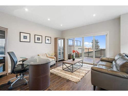 2138 30 Avenue Sw, Calgary, AB - Indoor Photo Showing Living Room