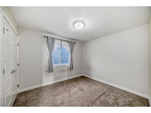 382 Kings Heights Drive Se, Airdrie, AB - Indoor Photo Showing Other Room