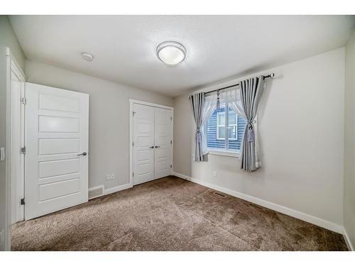 382 Kings Heights Drive Se, Airdrie, AB - Indoor Photo Showing Other Room