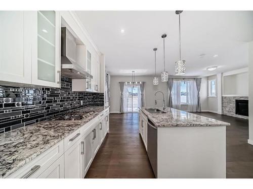 382 Kings Heights Drive Se, Airdrie, AB - Indoor Photo Showing Kitchen With Double Sink With Upgraded Kitchen