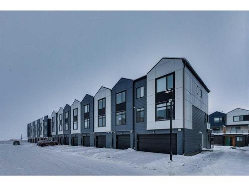 223-8500 19 Avenue Se, Calgary, AB - Outdoor