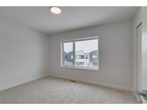 223-8500 19 Avenue Se, Calgary, AB - Indoor Photo Showing Other Room