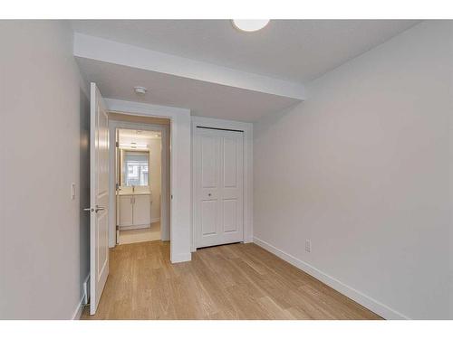 223-8500 19 Avenue Se, Calgary, AB - Indoor Photo Showing Other Room