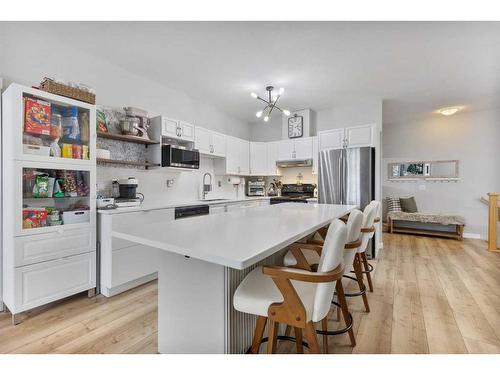 602-8000 Wentworth Drive Sw, Calgary, AB - Indoor Photo Showing Kitchen With Upgraded Kitchen