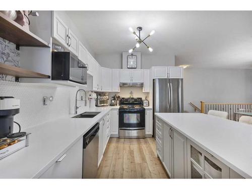 602-8000 Wentworth Drive Sw, Calgary, AB - Indoor Photo Showing Kitchen With Upgraded Kitchen