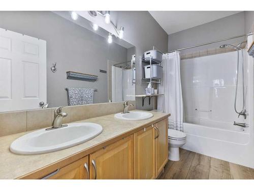 602-8000 Wentworth Drive Sw, Calgary, AB - Indoor Photo Showing Bathroom