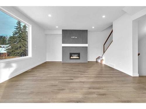 2524 17 Avenue Sw, Calgary, AB - Indoor With Fireplace