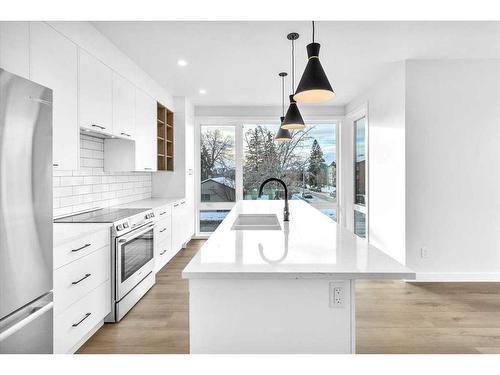 2524 17 Avenue Sw, Calgary, AB - Indoor Photo Showing Kitchen With Upgraded Kitchen