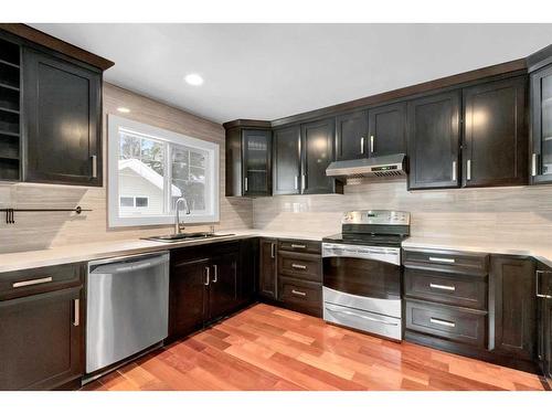 431 Cantrell Drive Sw, Calgary, AB - Indoor Photo Showing Kitchen With Upgraded Kitchen