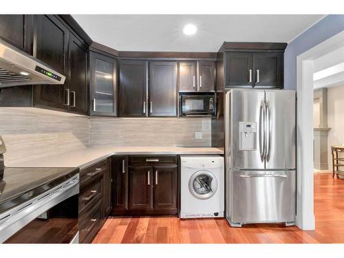 431 Cantrell Drive Sw, Calgary, AB - Indoor Photo Showing Kitchen