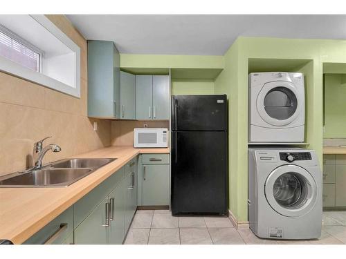 431 Cantrell Drive Sw, Calgary, AB - Indoor Photo Showing Laundry Room