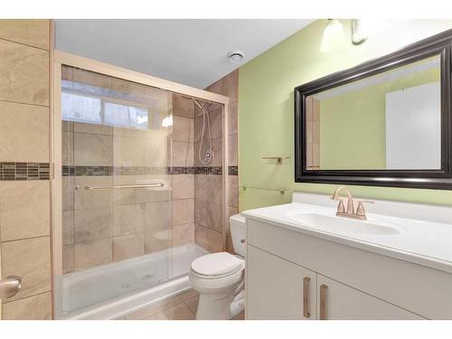 431 Cantrell Drive Sw, Calgary, AB - Indoor Photo Showing Bathroom