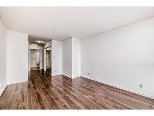 401-1108 6 Avenue Sw, Calgary, AB - Indoor Photo Showing Other Room