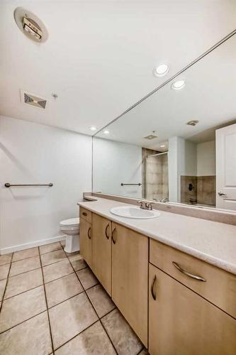 401-1108 6 Avenue Sw, Calgary, AB - Indoor Photo Showing Bathroom