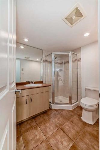 401-1108 6 Avenue Sw, Calgary, AB - Indoor Photo Showing Bathroom