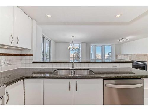 401-1108 6 Avenue Sw, Calgary, AB - Indoor Photo Showing Kitchen With Double Sink