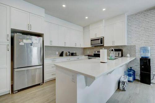 904 Sage Meadows Gardens Nw, Calgary, AB - Indoor Photo Showing Kitchen