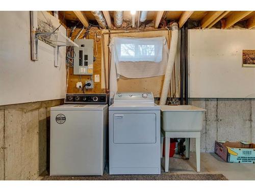 56-32 Whitnel Court Ne, Calgary, AB - Indoor Photo Showing Laundry Room