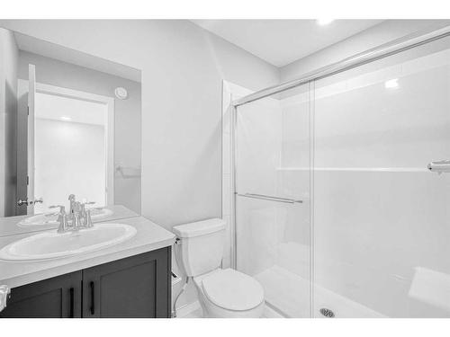 31 Legacy Passage Se, Calgary, AB - Indoor Photo Showing Bathroom