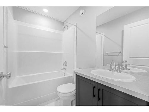 31 Legacy Passage Se, Calgary, AB - Indoor Photo Showing Bathroom