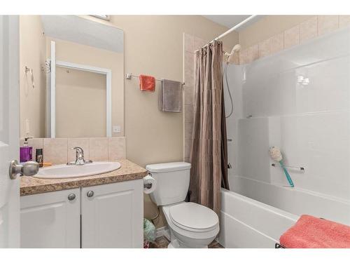 309-1010 Railway Street, Crossfield, AB - Indoor Photo Showing Bathroom