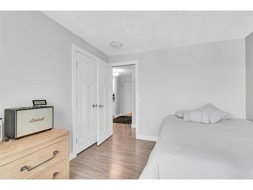 306-110 20 Avenue Ne, Calgary, AB - Indoor Photo Showing Bedroom