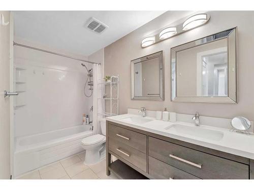 306-110 20 Avenue Ne, Calgary, AB - Indoor Photo Showing Bathroom